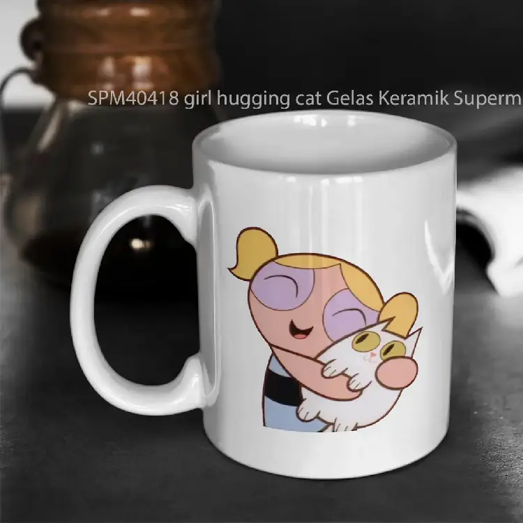 SPM40418 girl hugging cat Gelas Keramik Supermug