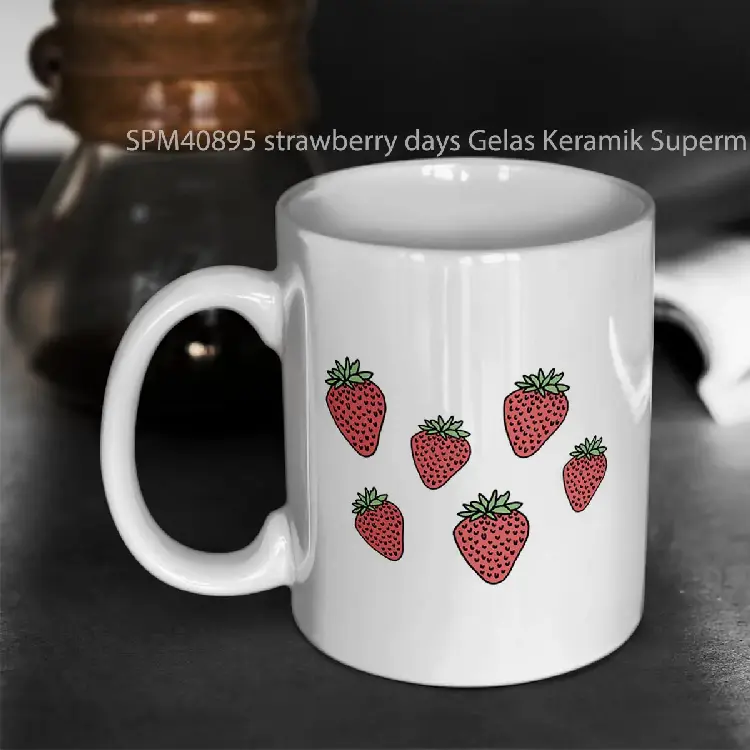 SPM40895 strawberry days Gelas Keramik Supermug