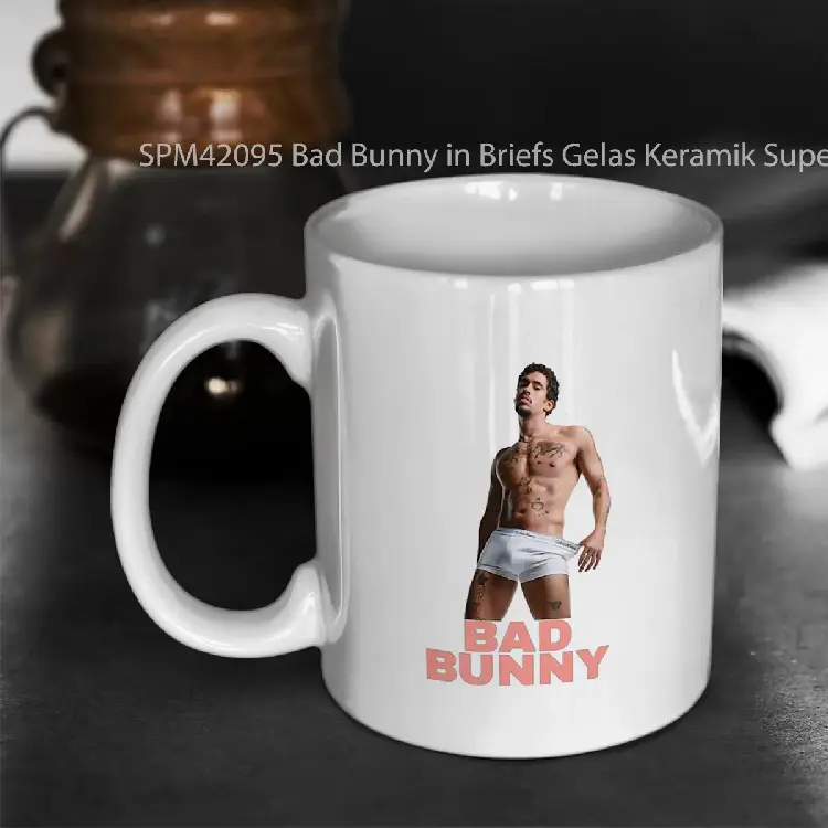 SPM42095 Bad Bunny in Briefs Gelas Keramik Supermug