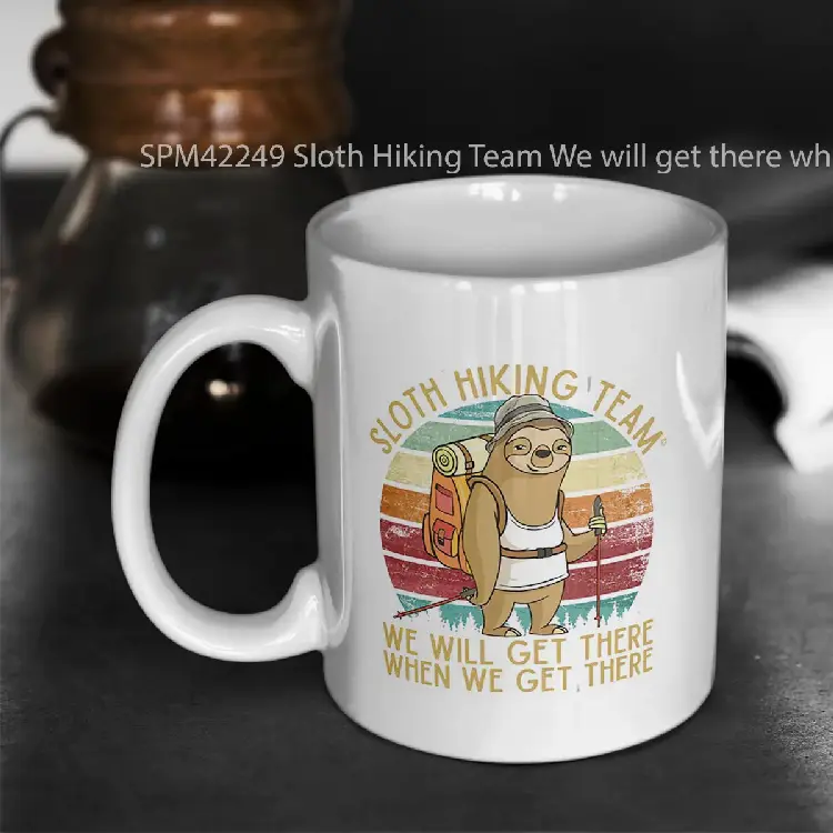 SPM42249 Sloth Hiking Team We will get there when we get there Funny Vintage Gelas Keramik Supermug