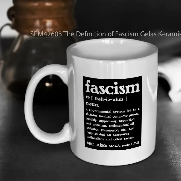 SPM42603 The Definition of Fascism Gelas Keramik Supermug