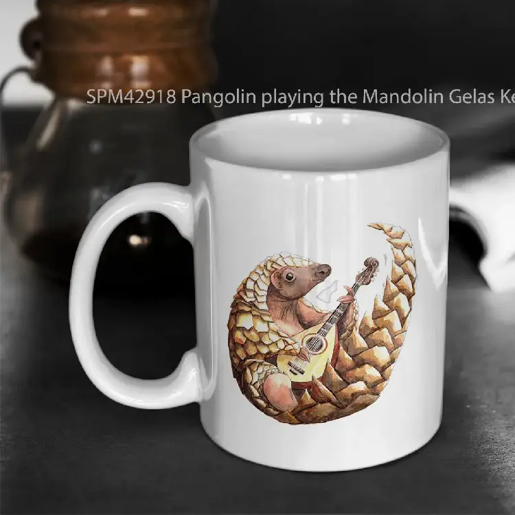 SPM42918 Pangolin playing the Mandolin Gelas Keramik Supermug