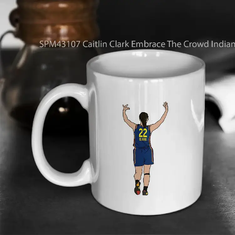 SPM43107 Caitlin Clark Embrace The Crowd Indiana Gelas Keramik Supermug
