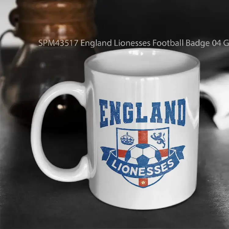 SPM43517 England Lionesses Football Badge 04 Gelas Keramik Supermug