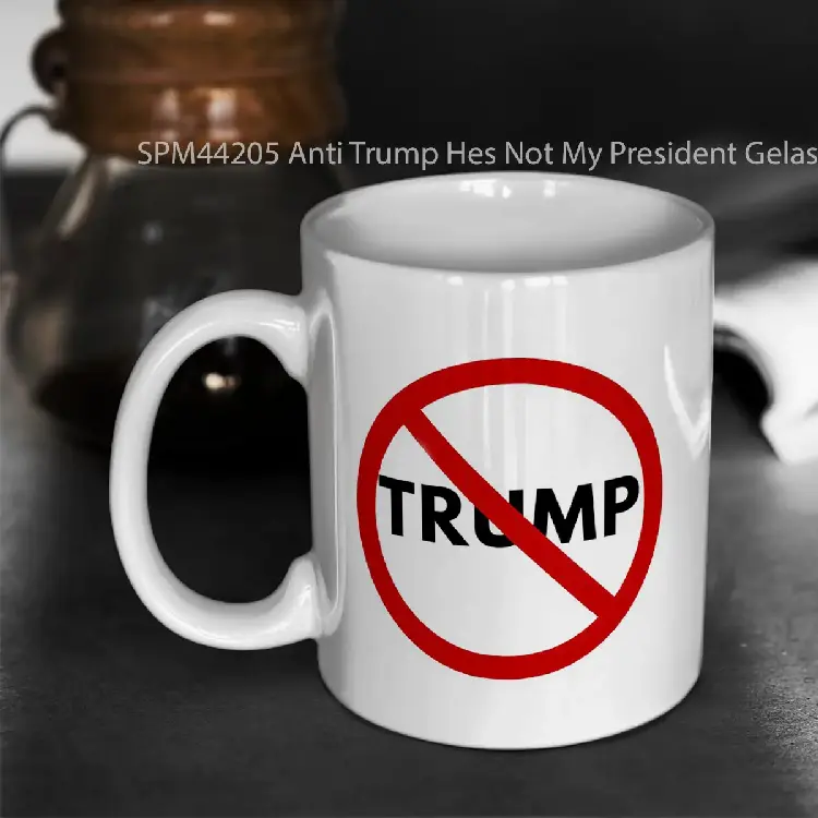 SPM44205 Anti Trump Hes Not My President Gelas Keramik Supermug