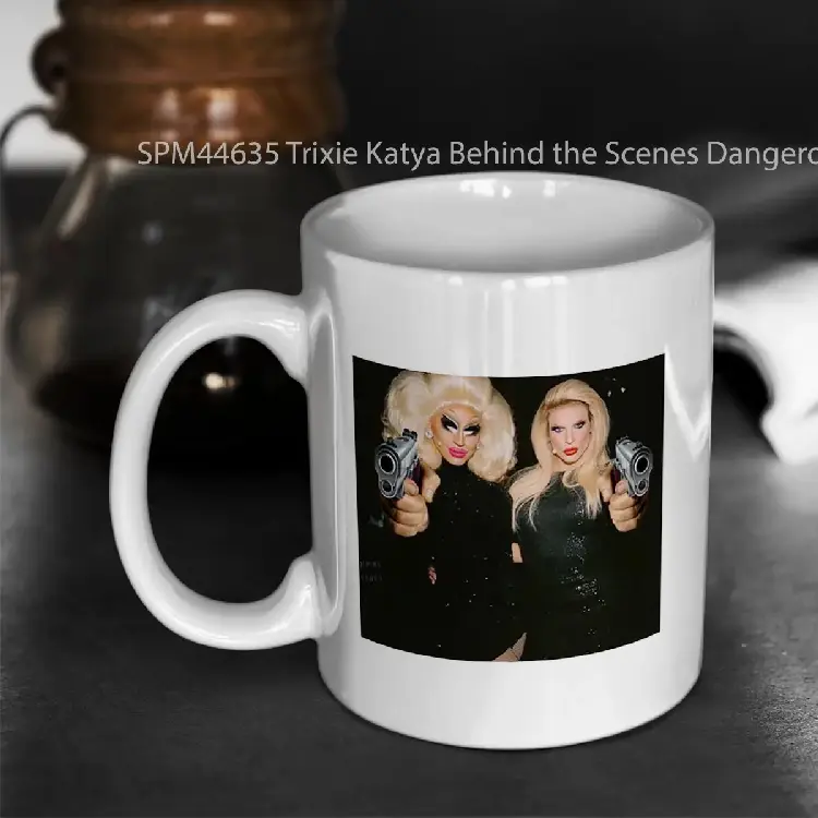 SPM44635 Trixie Katya Behind the Scenes Dangerous Woman Meme Gelas Keramik Supermug