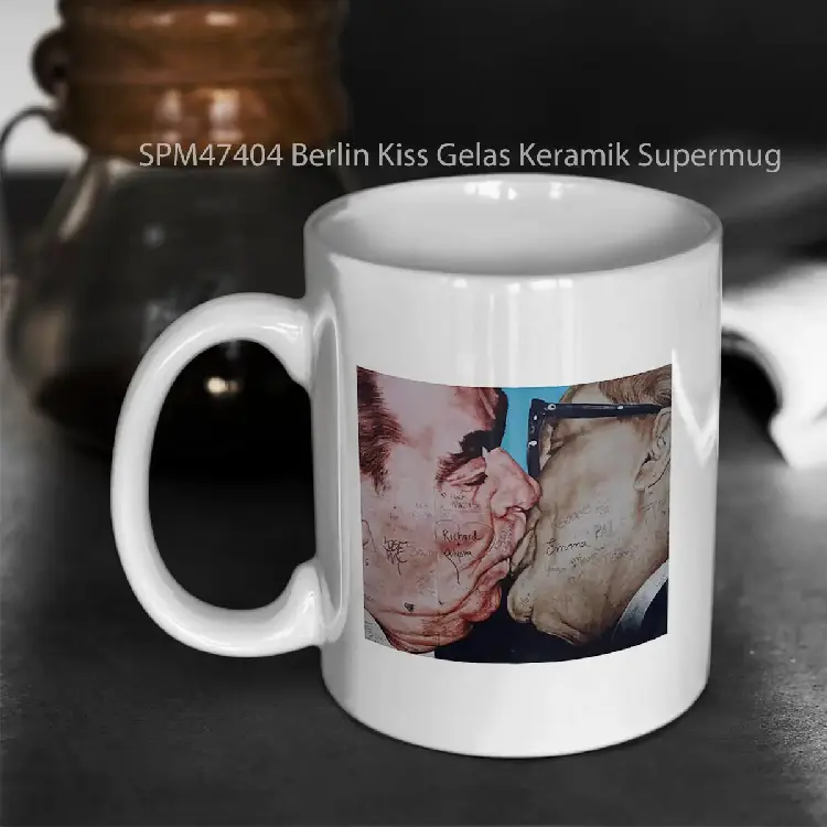SPM47404 Berlin Kiss Gelas Keramik Supermug