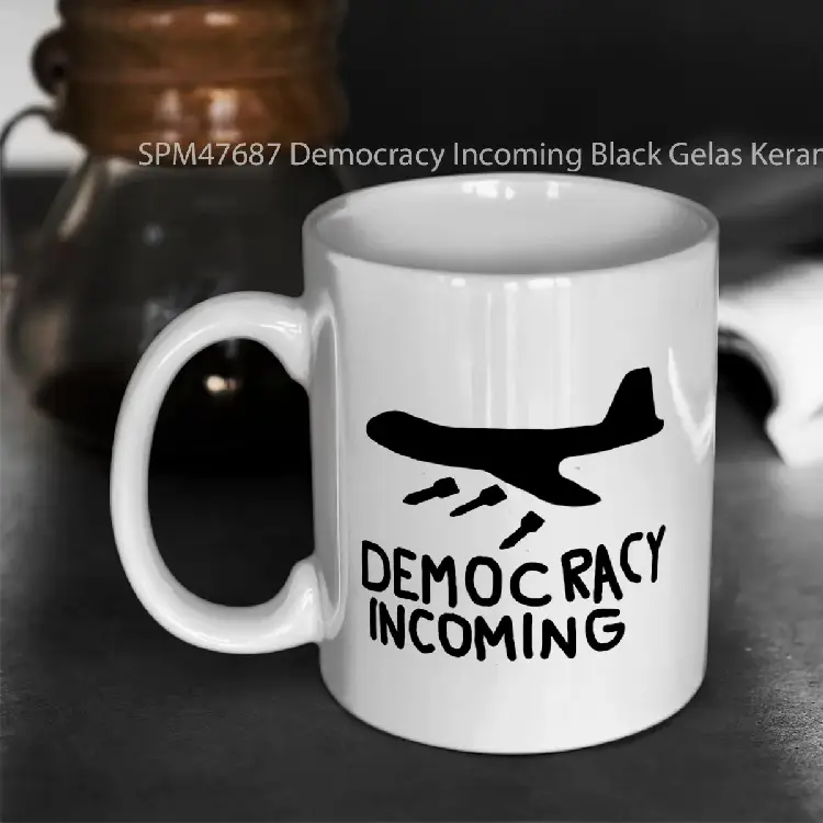 SPM47687 Democracy Incoming Black Gelas Keramik Supermug