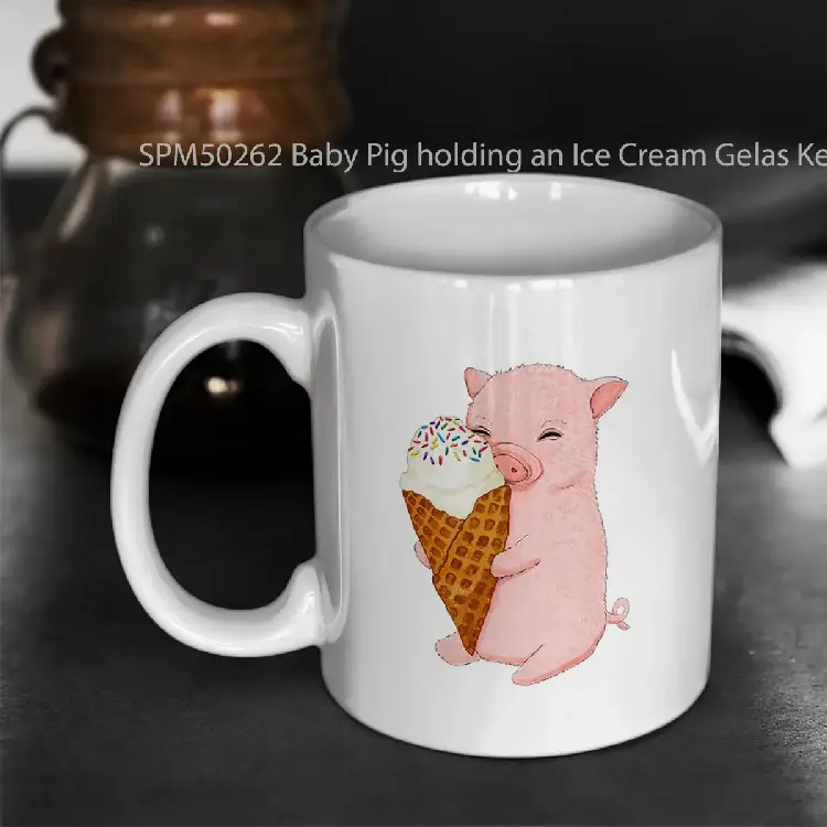 SPM50262 Baby Pig holding an Ice Cream Gelas Keramik Supermug