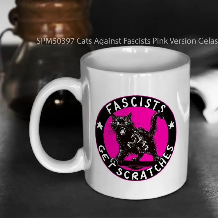 SPM50397 Cats Against Fascists Pink Version Gelas Keramik Supermug